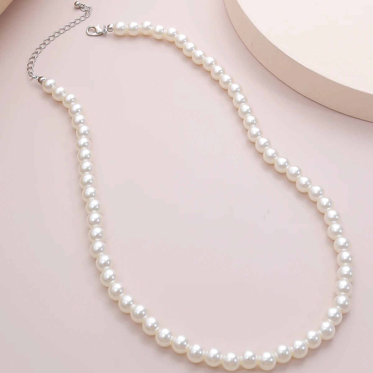 Simple Imitation-Pearl Beaded Short Choker Necklace for Men and girls Trendy White Beaded Chains on Neck Accessories Fashion Jewelry